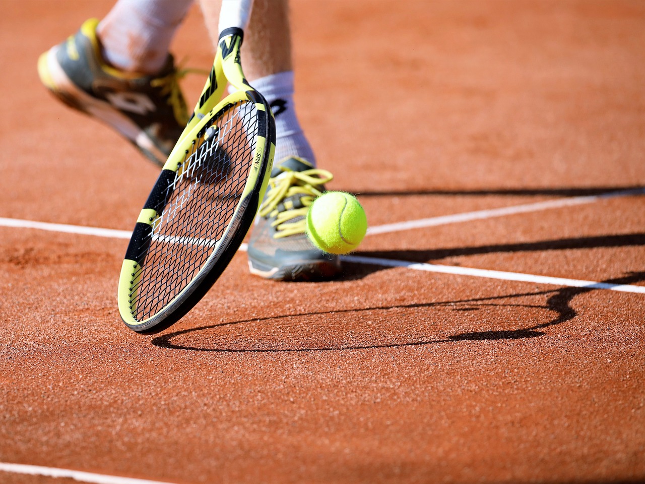 Tennis débutant : découvrez des exercices pour progresser rapidement !